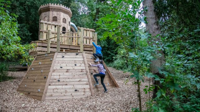 Children enjoying the adventure playground at Belvoir Castle (4)-min