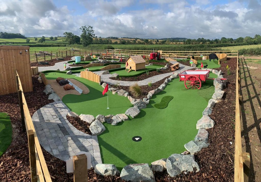 Adventure-Golf.jpg