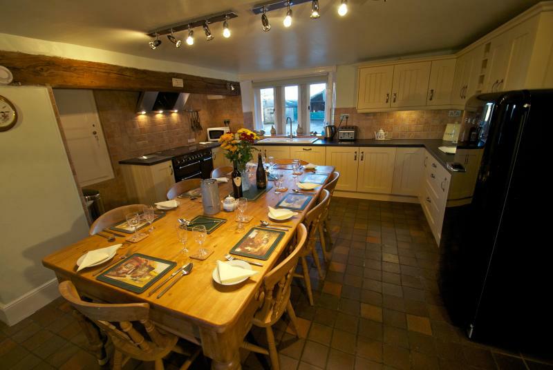 old-guadaloupe-farmhouse-kitchen1-800×536-1.jpg