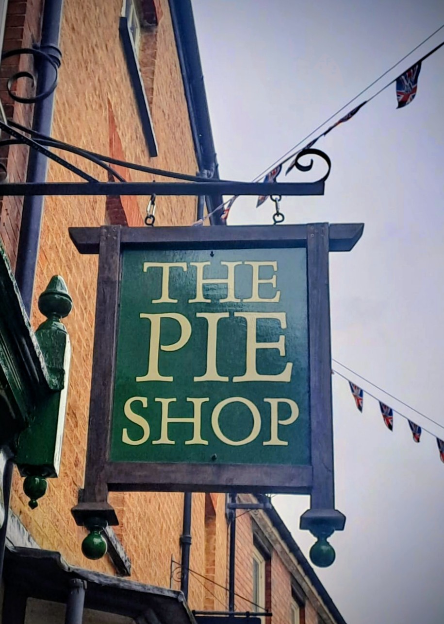 Shop Sign with words the pie shop