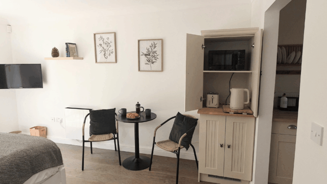 Cosy Hutch (4)